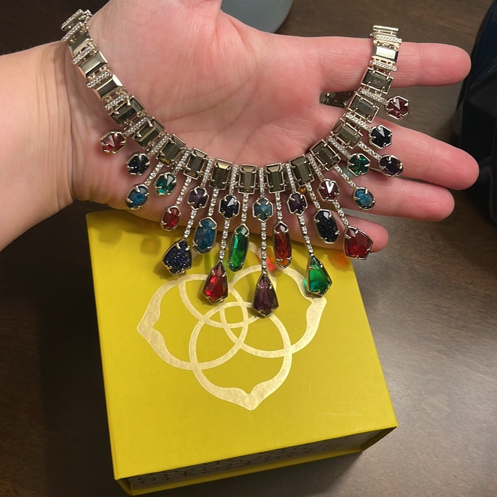 ♥️👑STUNNING BETTE NECKLACE👑♥️